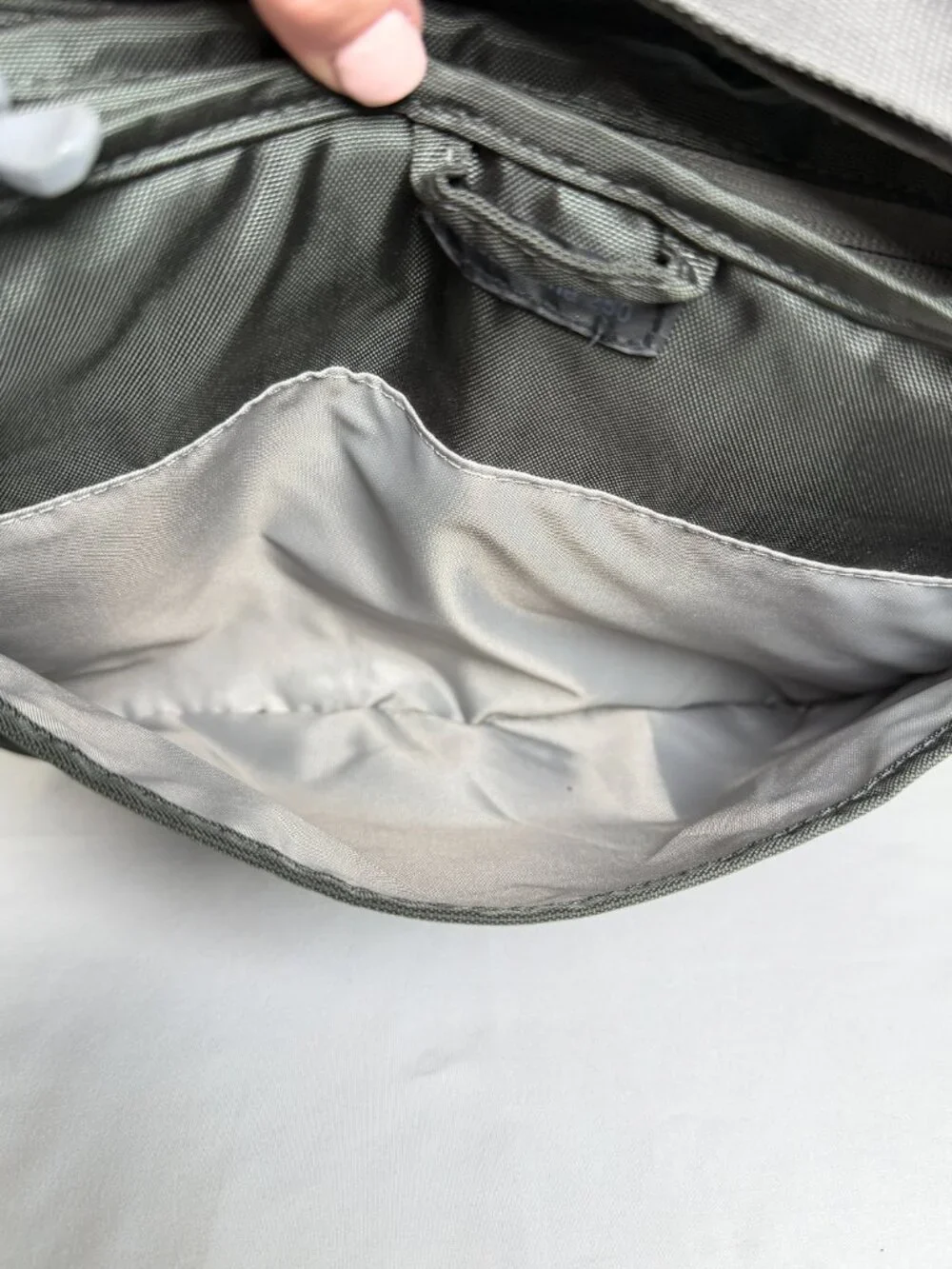 LOWEPRO StreamLine 250 Camera Shoulder Bag Travel Crossbody Gray